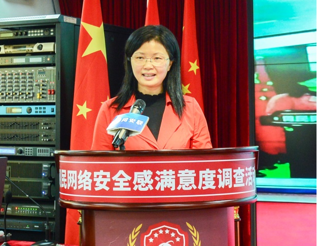 黄莉玲.png